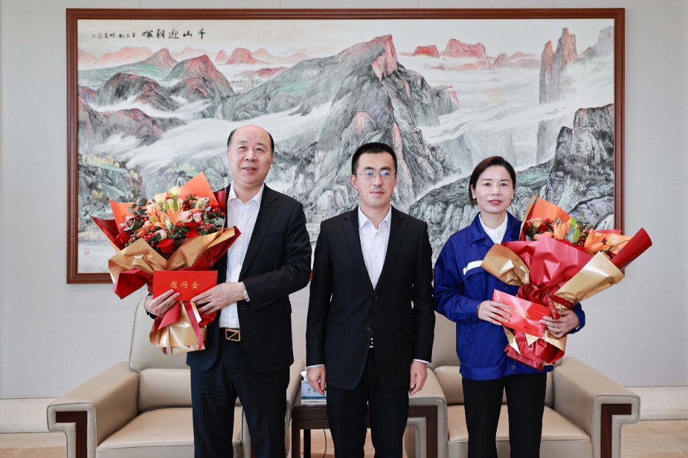 1713942404653824 于会游五一慰问-网站新闻