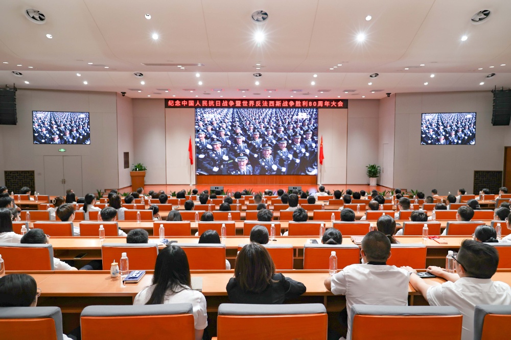 1756890172877740 阅兵典礼-网站新闻1