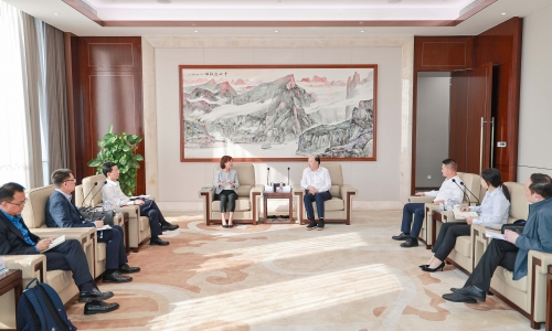 中国农业银行新加坡分行总经理郭薇莅临15VIP太阳集团调研