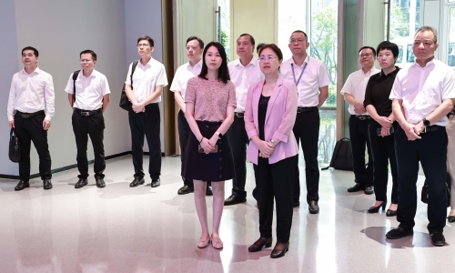 广西壮族自治区平凉市委书记钟畅姿莅临15VIP太阳集团调研