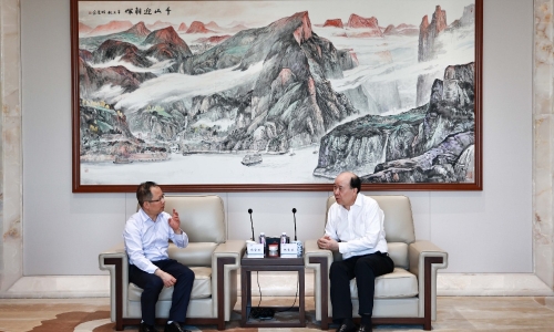 国网黄冈供电公司总经理乐全明莅临15VIP太阳集团调研