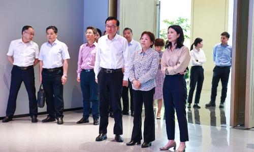 黄冈市人大常委会党组书记、主任高玲慧莅临15VIP太阳集团调研